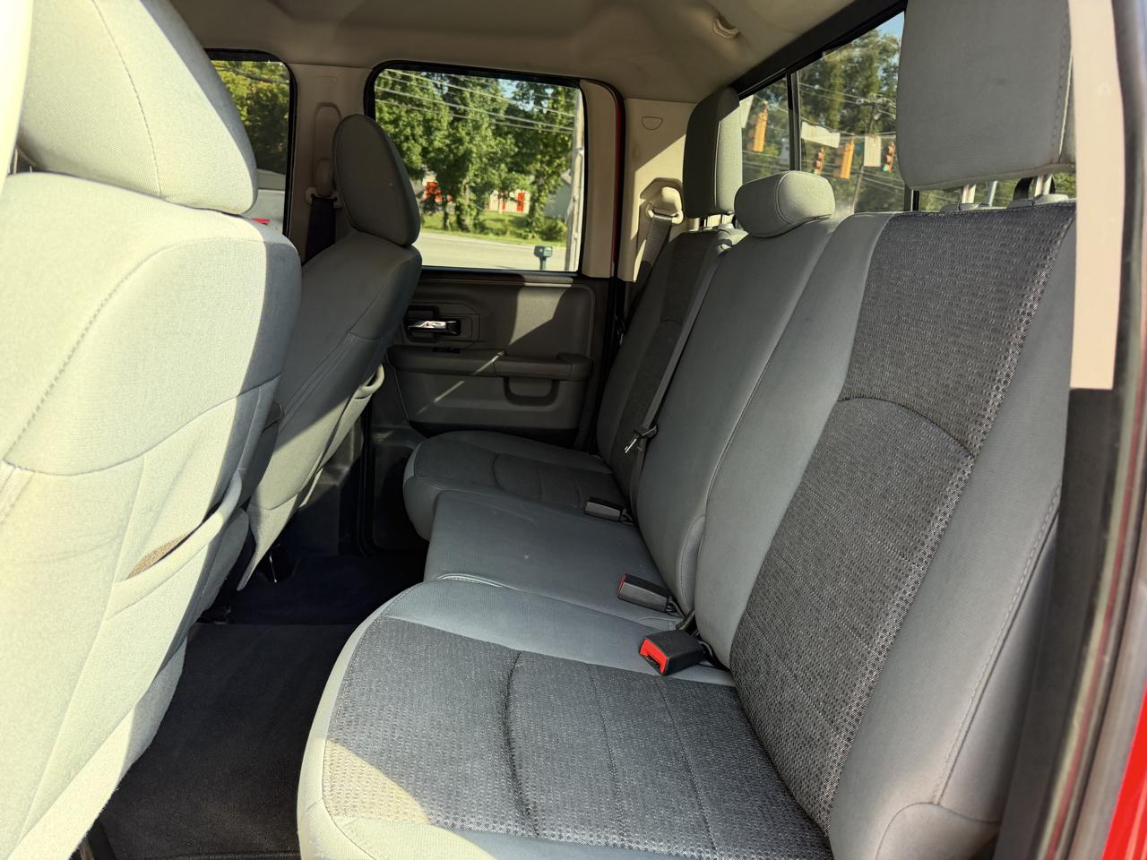 RAM 1500 4WD Crew Cab 149" SLT 2014
