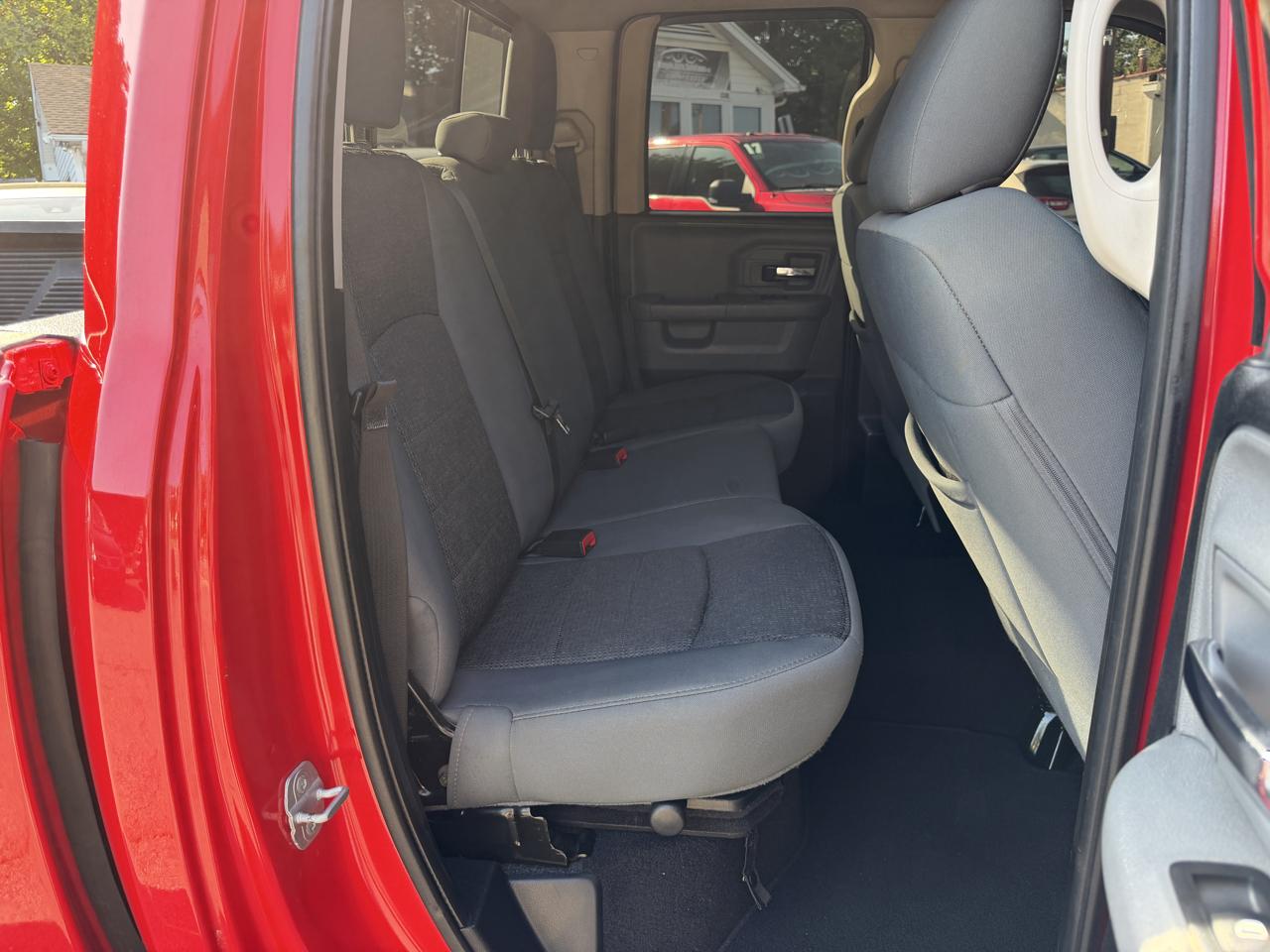 RAM 1500 4WD Crew Cab 149" SLT 2014