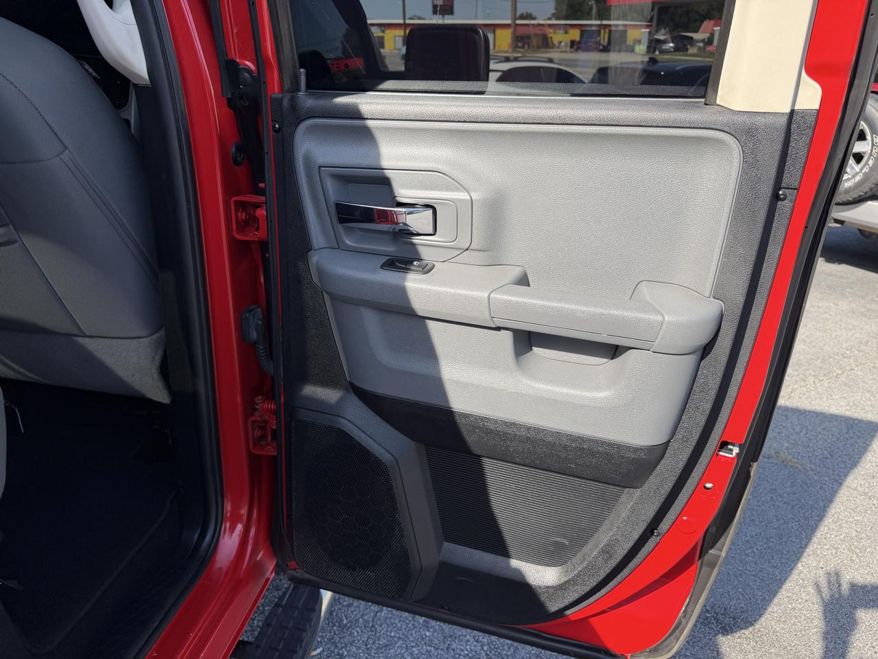 RAM 1500 4WD Crew Cab 149" SLT 2014
