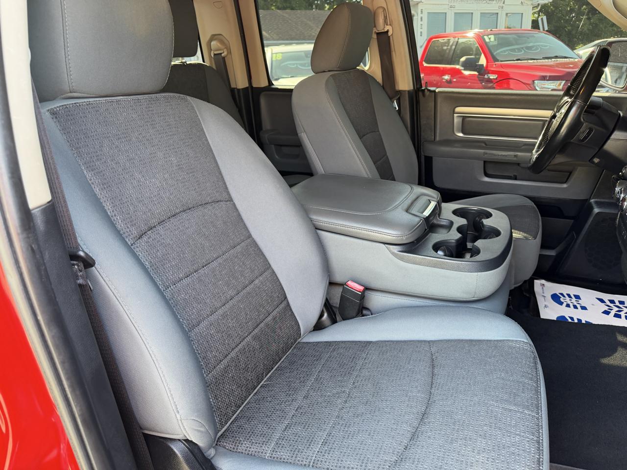 RAM 1500 4WD Crew Cab 149" SLT 2014