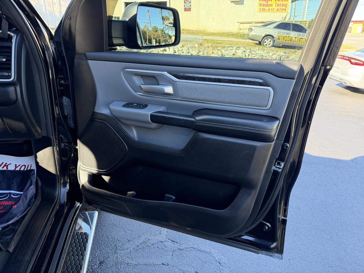 RAM 1500 Big Horn Quad Cab 4WD 2021