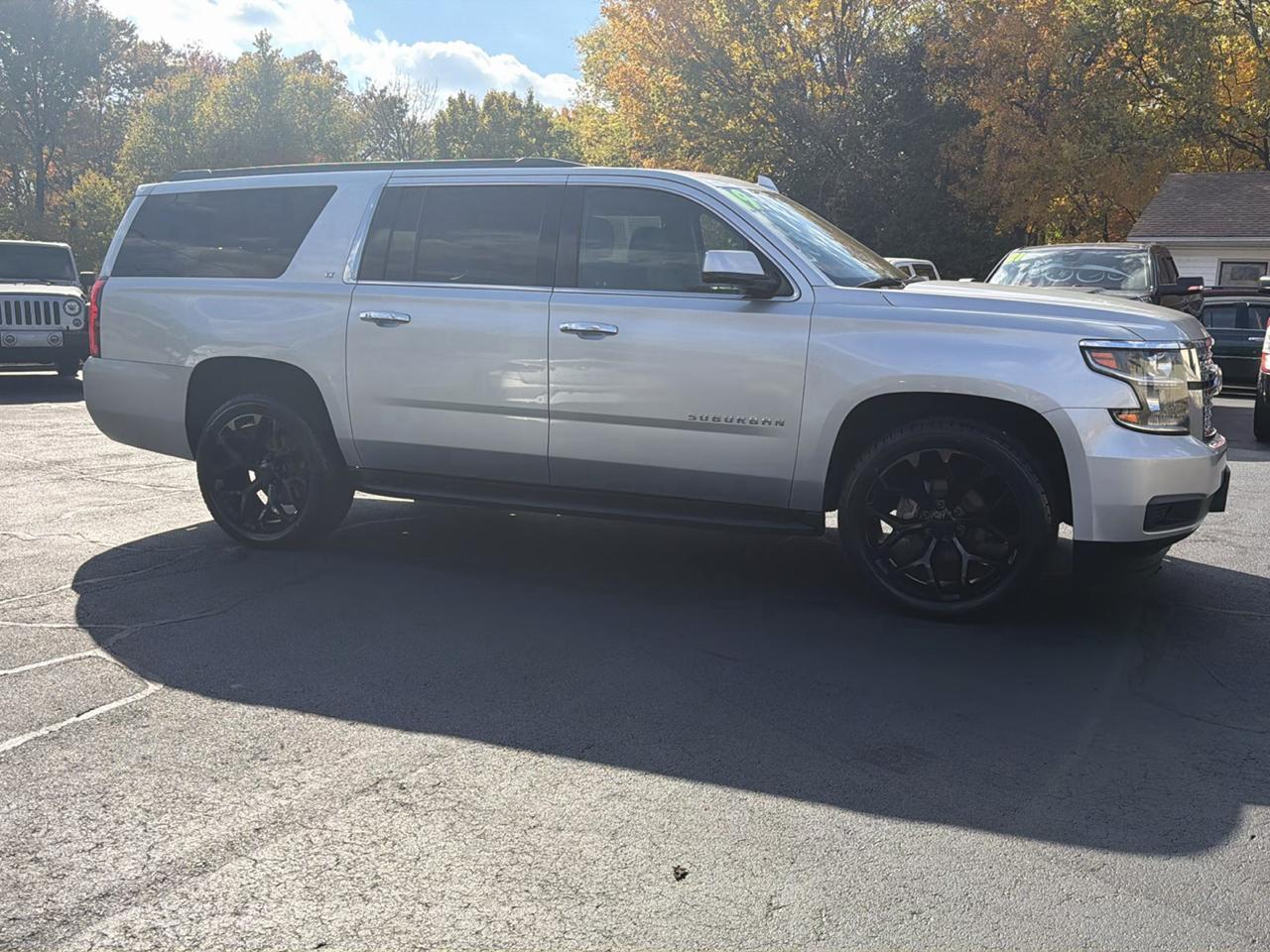 Chevrolet Suburban LT 4WD 2019