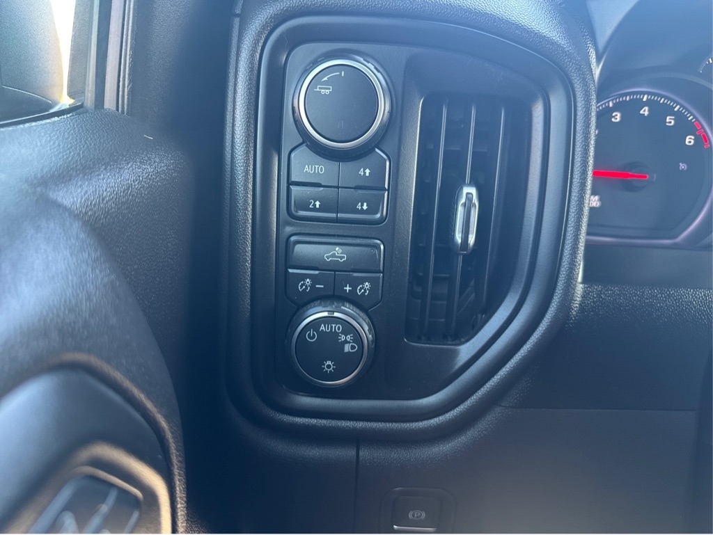 Chevrolet Silverado 1500  2021