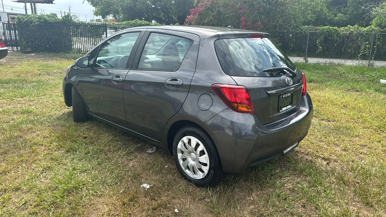 Toyota Yaris SE 5-Door AT 2015