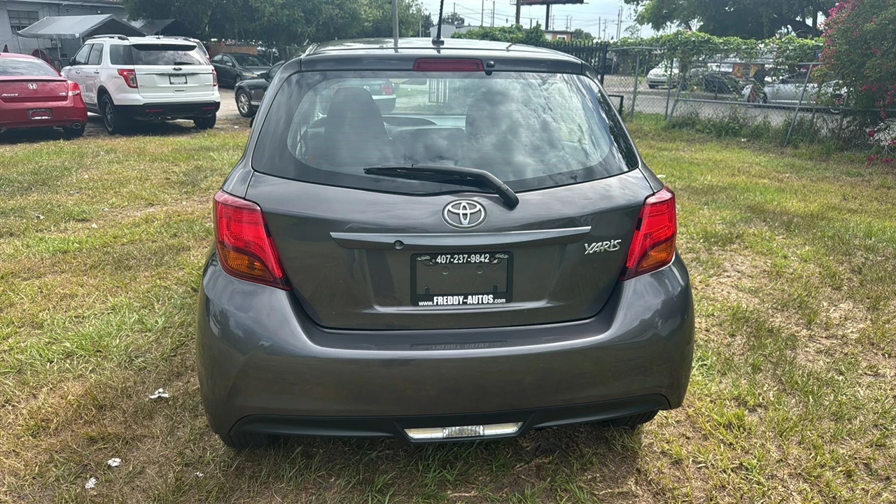 Toyota Yaris SE 5-Door AT 2015
