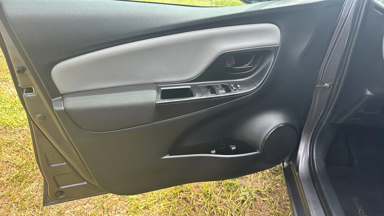 Toyota Yaris SE 5-Door AT 2015