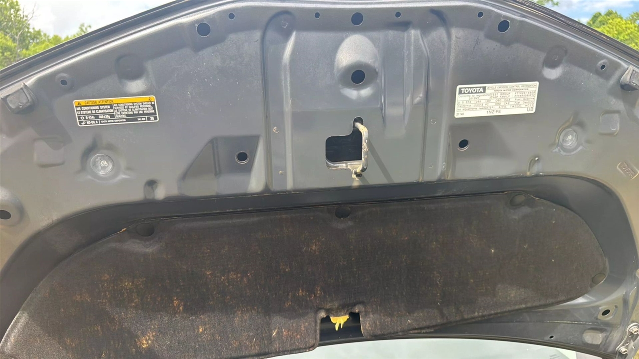 Toyota Yaris SE 5-Door AT 2015