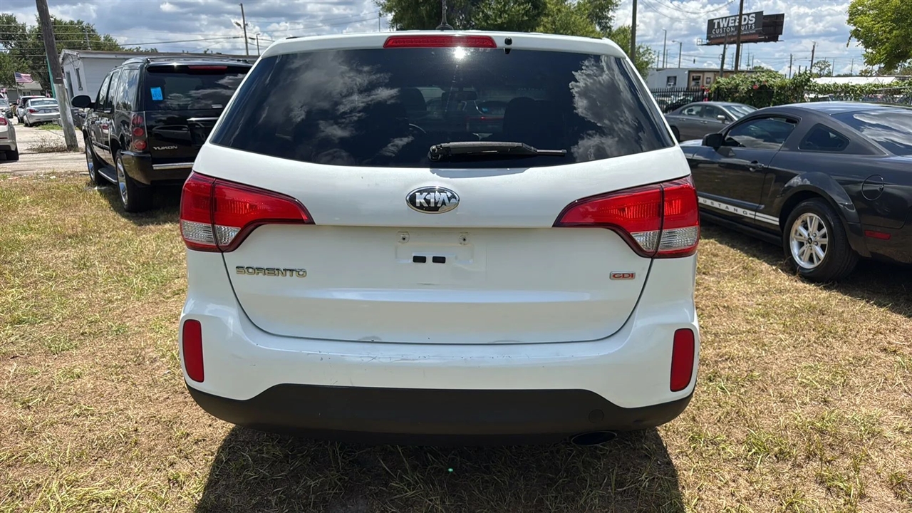 Kia Sorento LX 2WD 2015