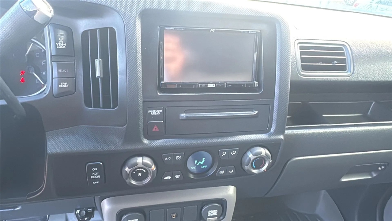 Honda Ridgeline RT 2011