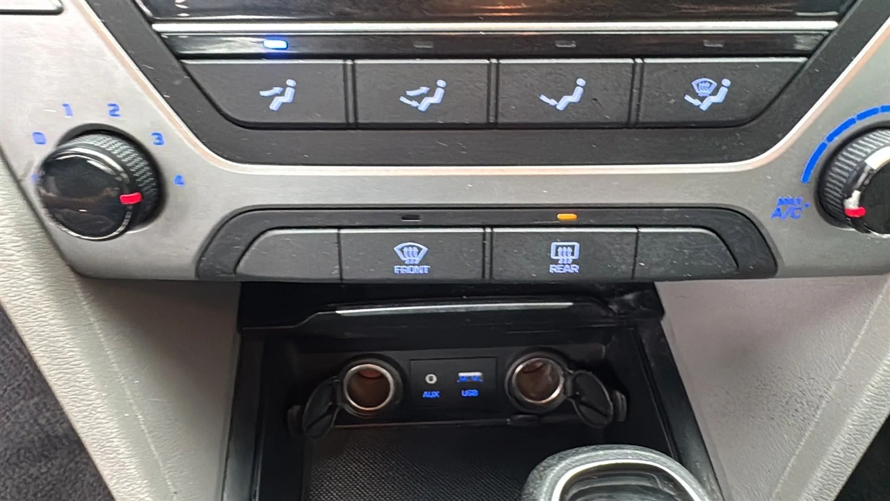 Hyundai Elantra SE 6AT 2017