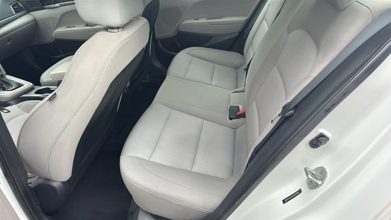 Hyundai Elantra SE 6AT 2017
