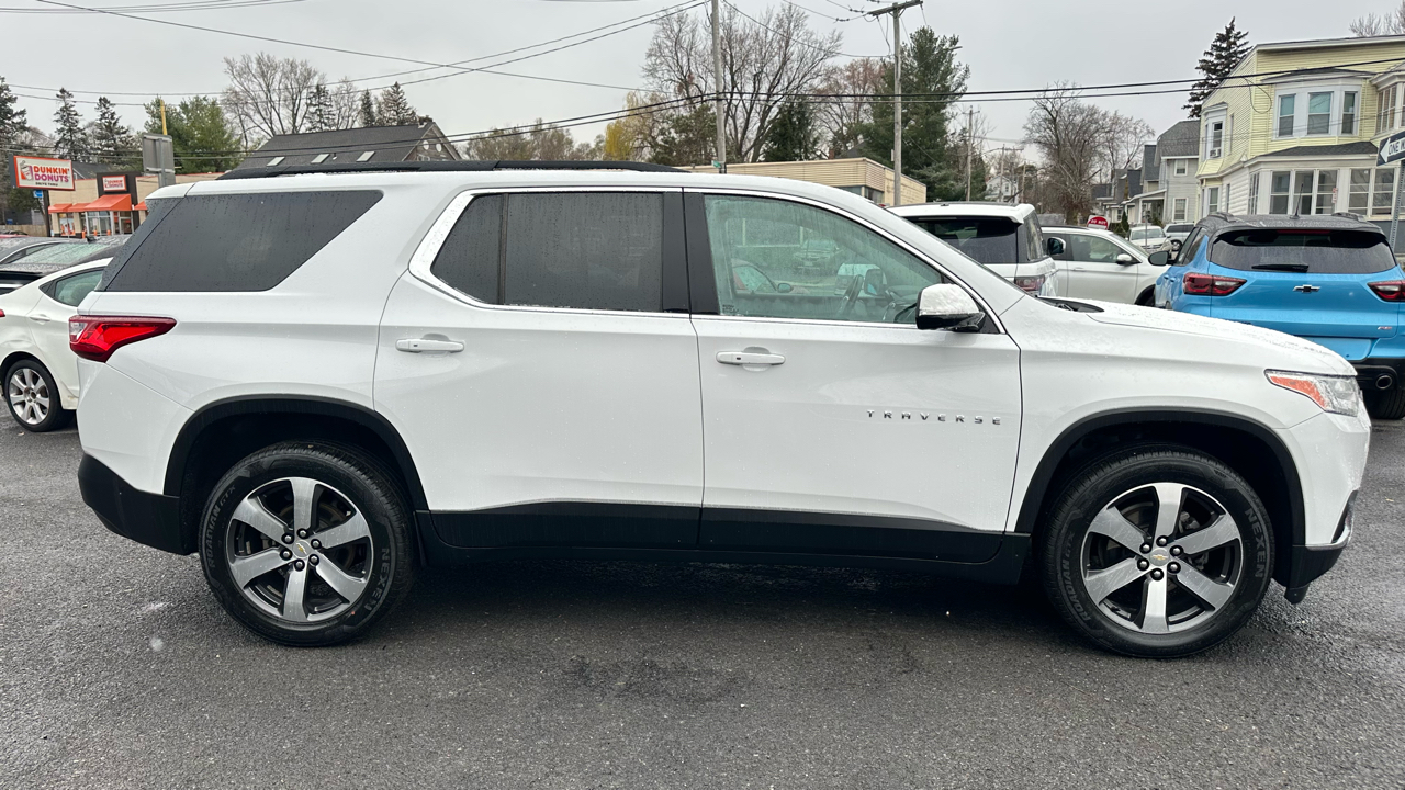 2020 Chevrolet Traverse Leather photo 3