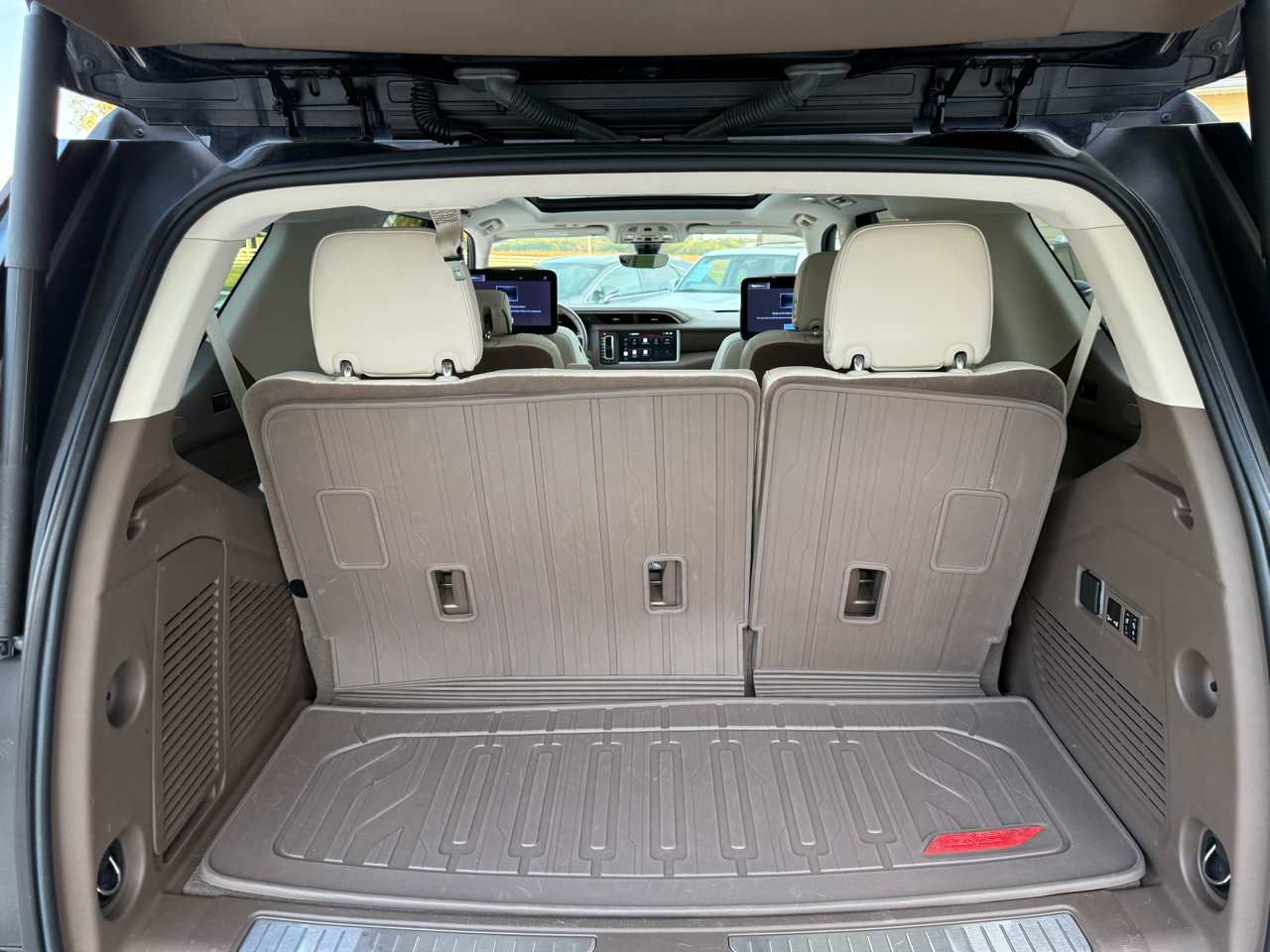 2022 Gmc Yukon Denali photo 25
