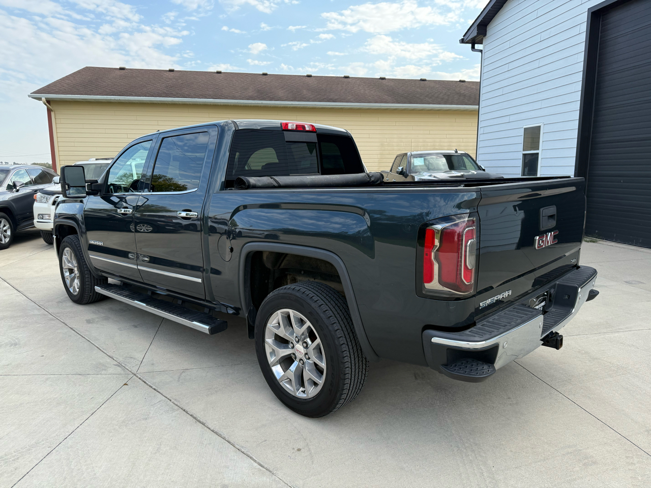 2017 Gmc Sierra 1500 SLT photo 3