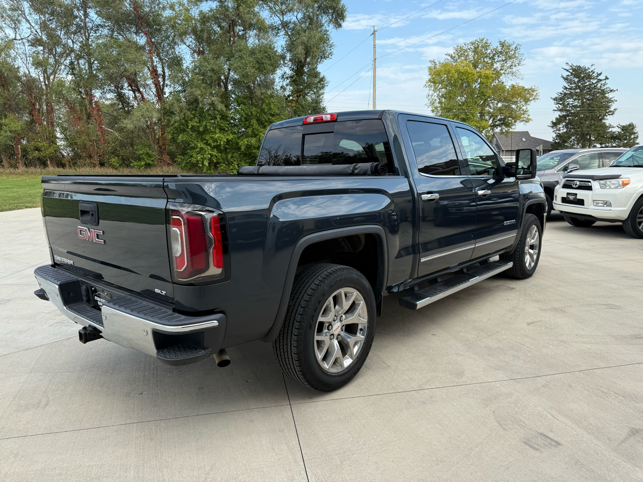 2017 Gmc Sierra 1500 SLT photo 5