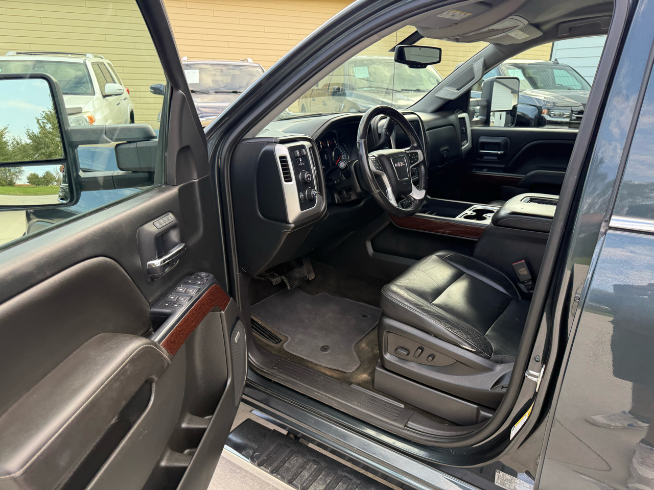 2017 Gmc Sierra 1500 SLT photo 9