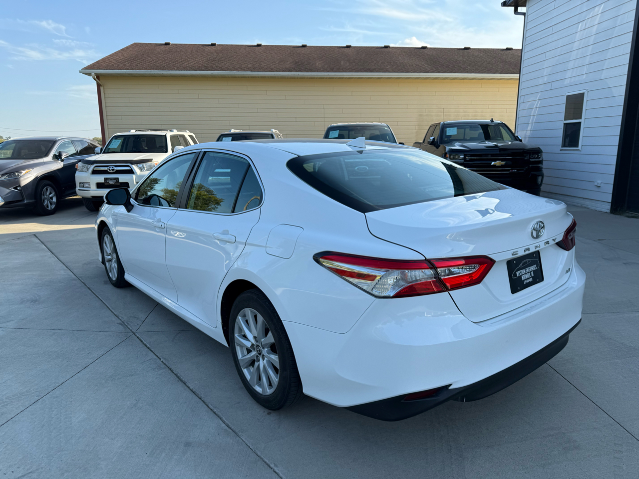 2020 Toyota Camry LE photo 3