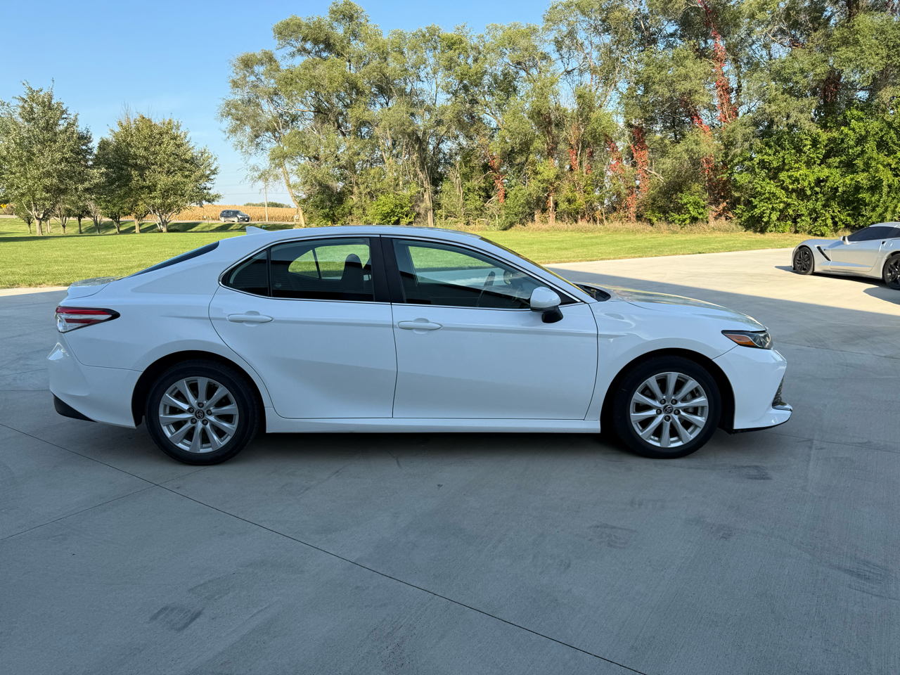 2020 Toyota Camry LE photo 5