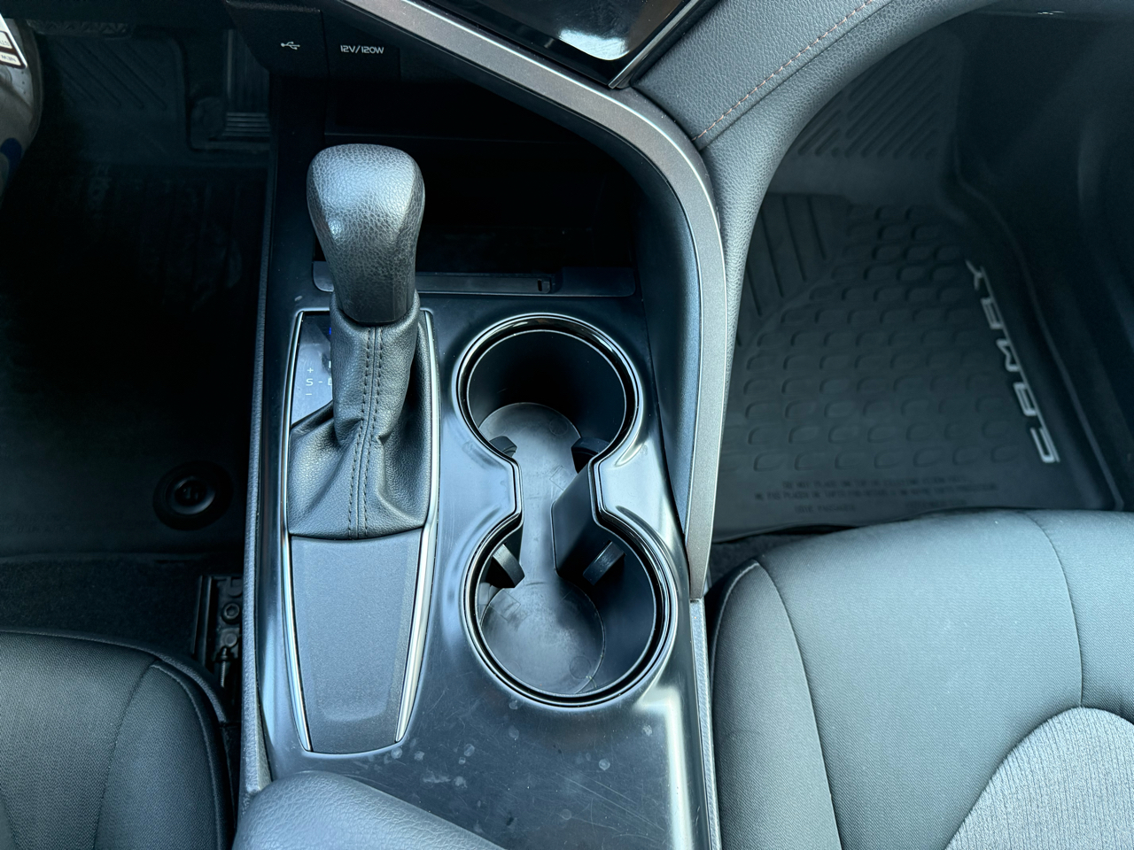 2020 Toyota Camry LE photo 15