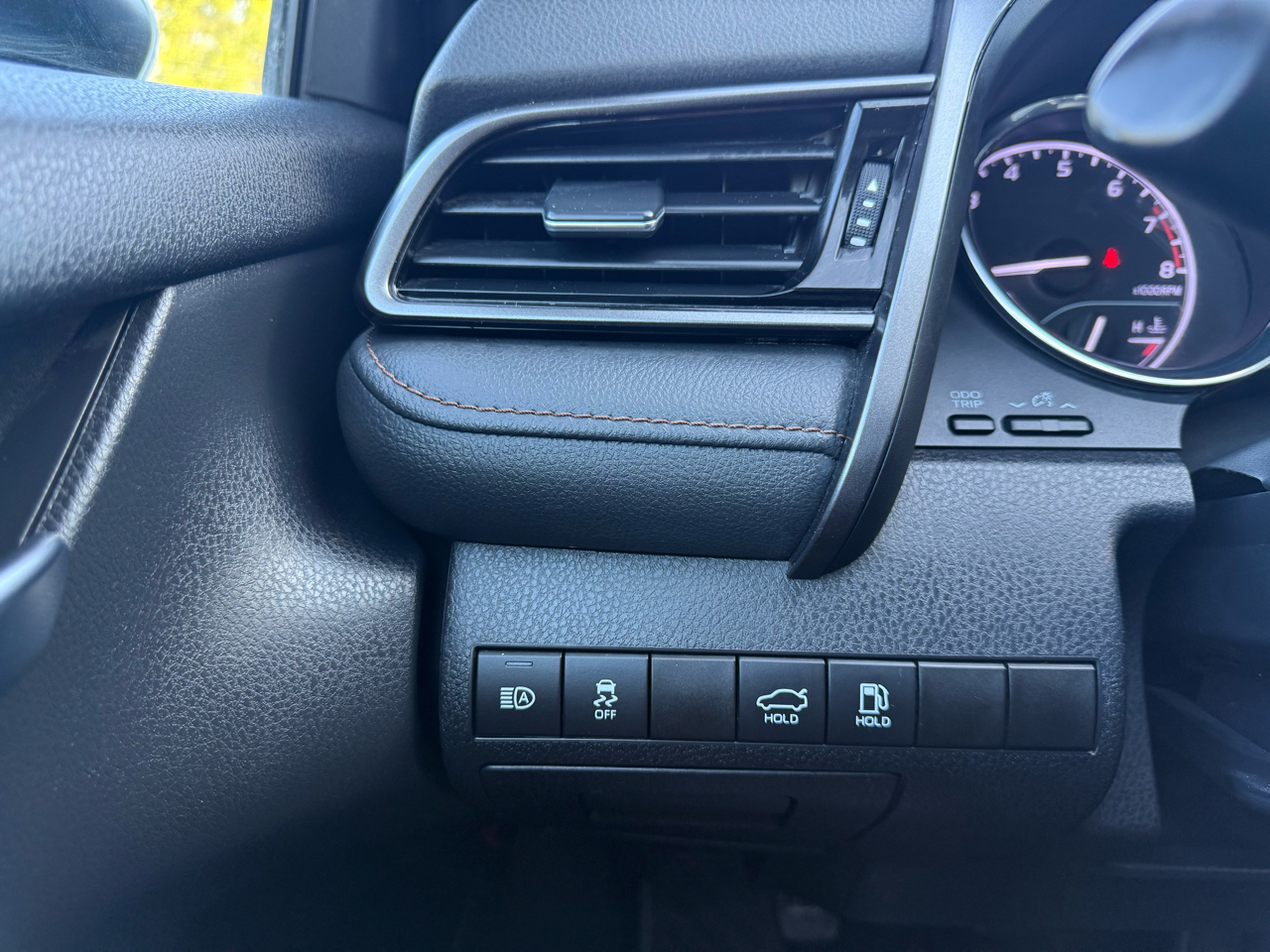 2020 Toyota Camry LE photo 17