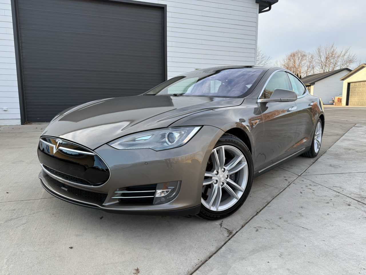 Tesla Model S 85D 2015