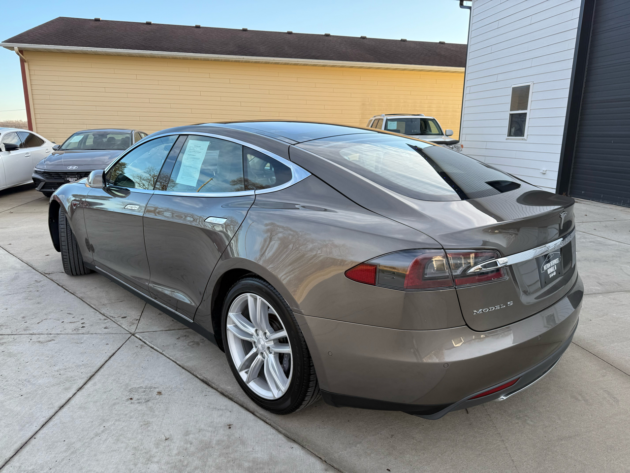 Tesla Model S 85D 2015