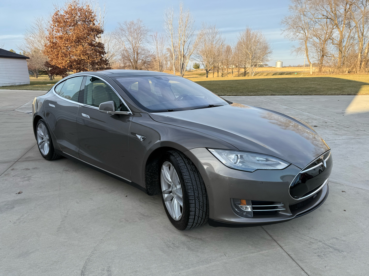 Tesla Model S 85D 2015
