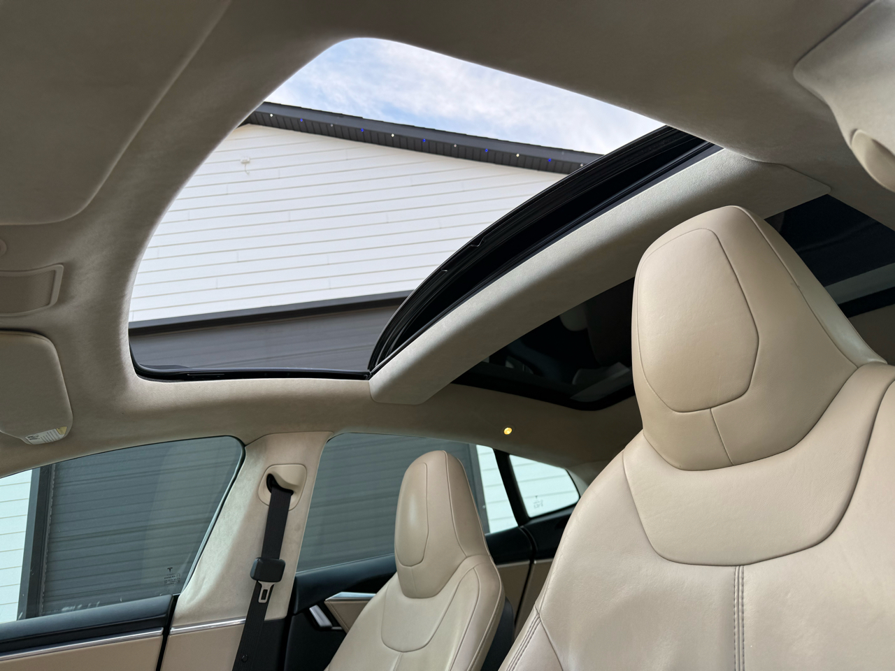 Tesla Model S 85D 2015