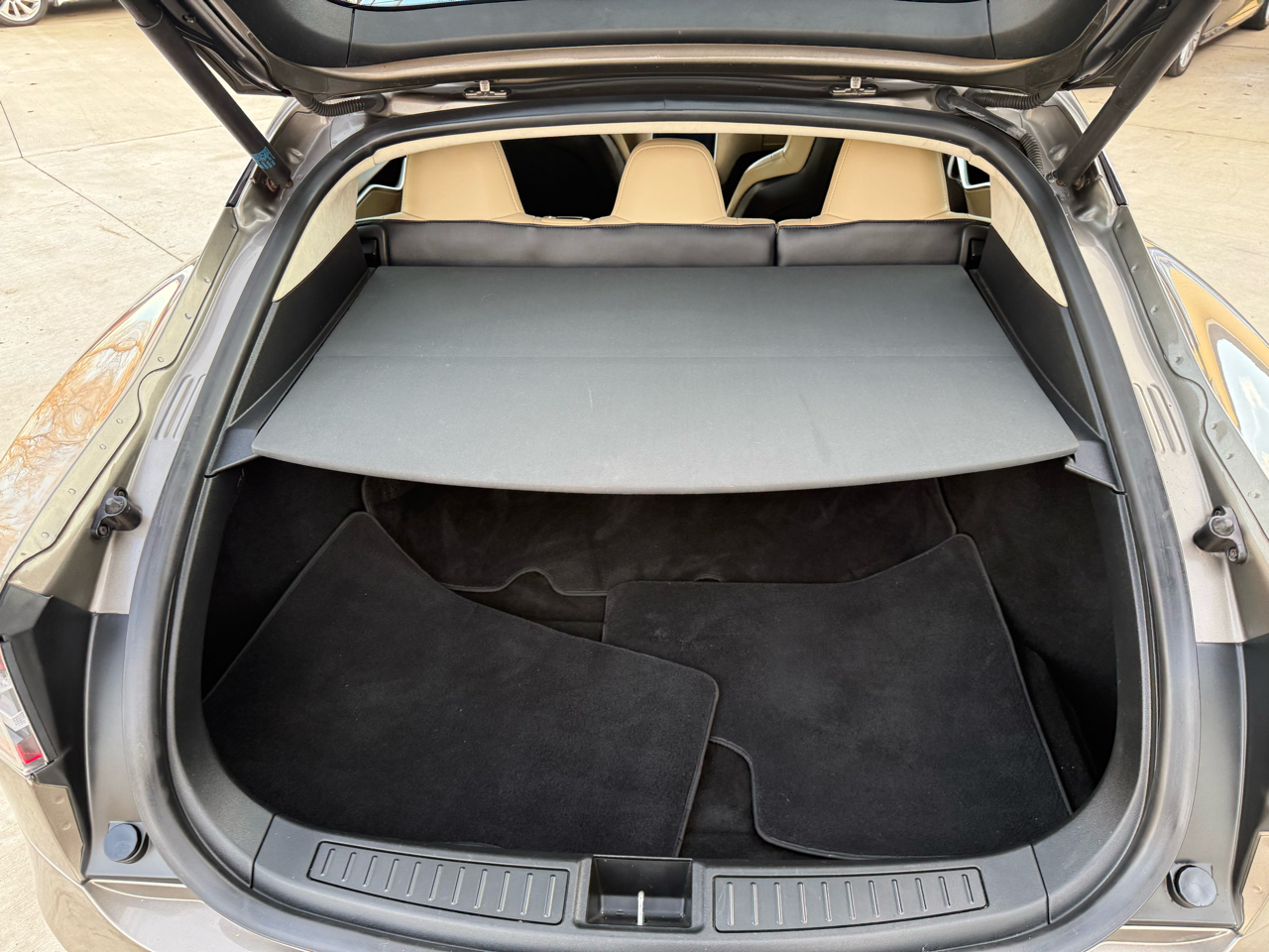 Tesla Model S 85D 2015