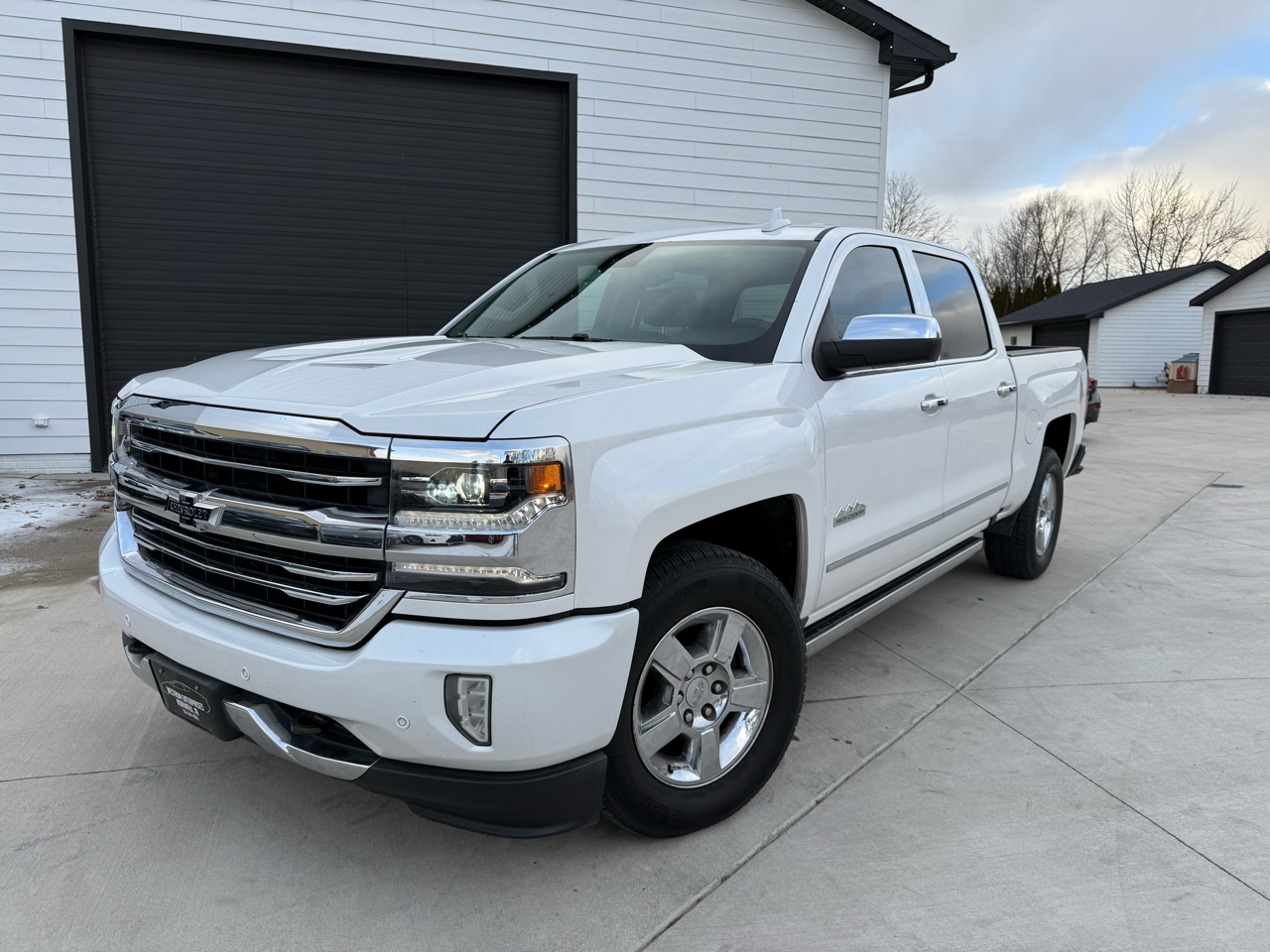 Chevrolet Silverado 1500 High Country Crew Cab 2WD 2017