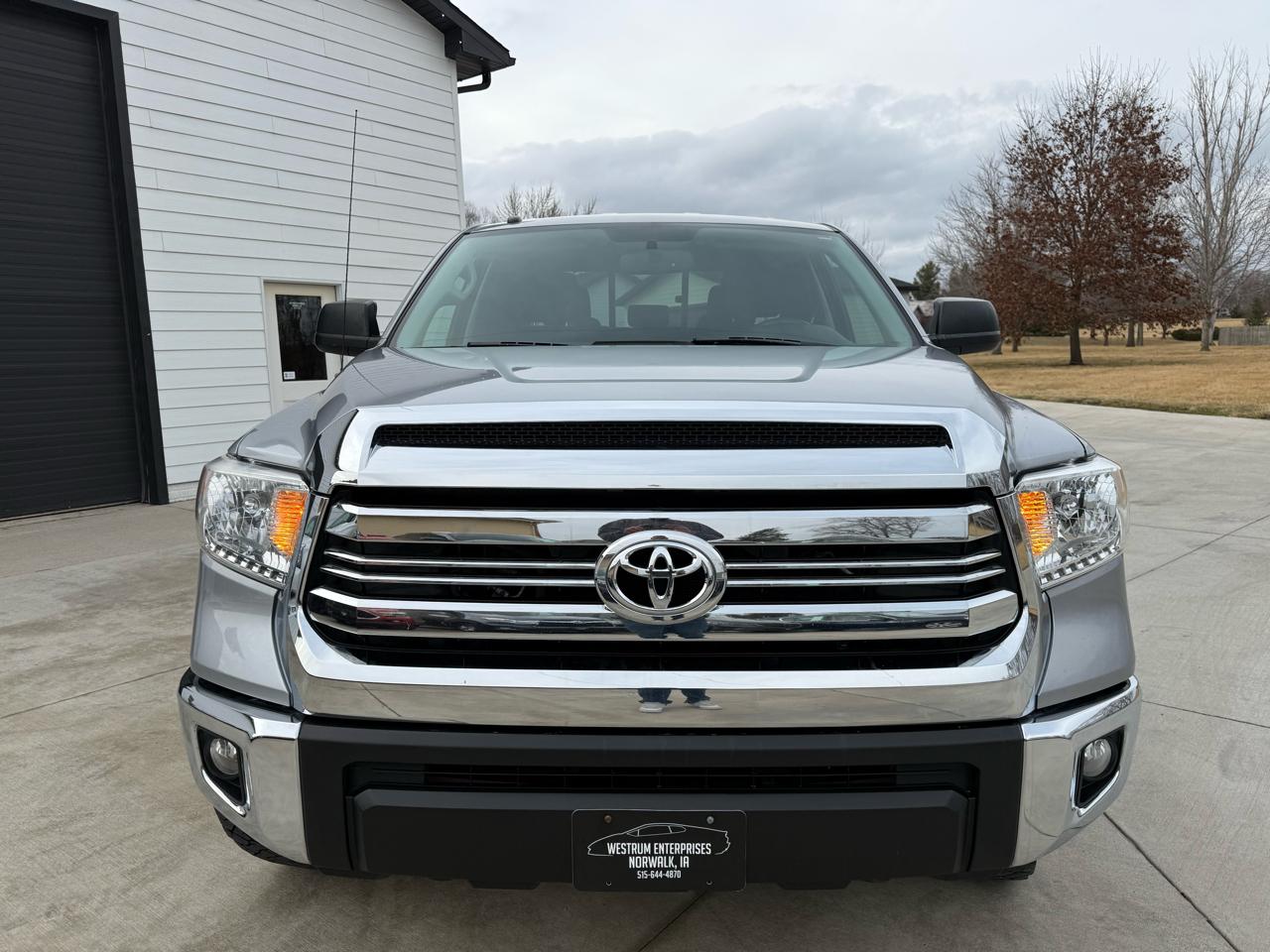 Toyota Tundra SR5 5.7L V8 FFV Double Cab 4WD 2017