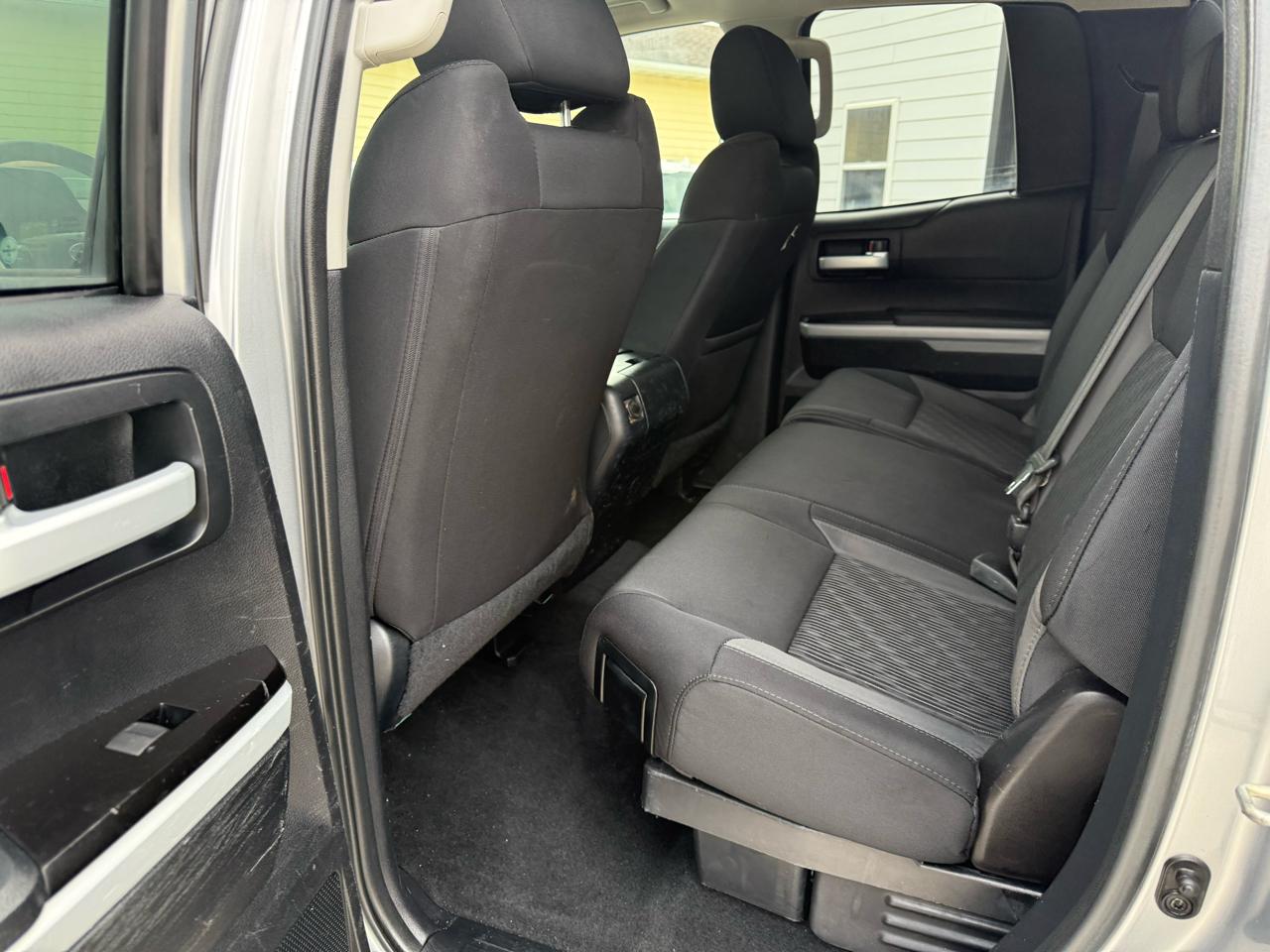 Toyota Tundra SR5 5.7L V8 FFV Double Cab 4WD 2017