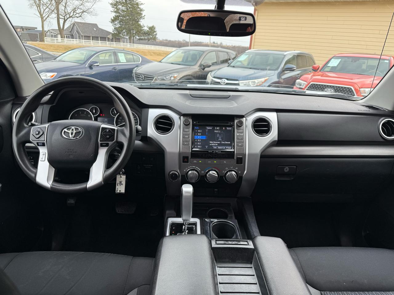 Toyota Tundra SR5 5.7L V8 FFV Double Cab 4WD 2017