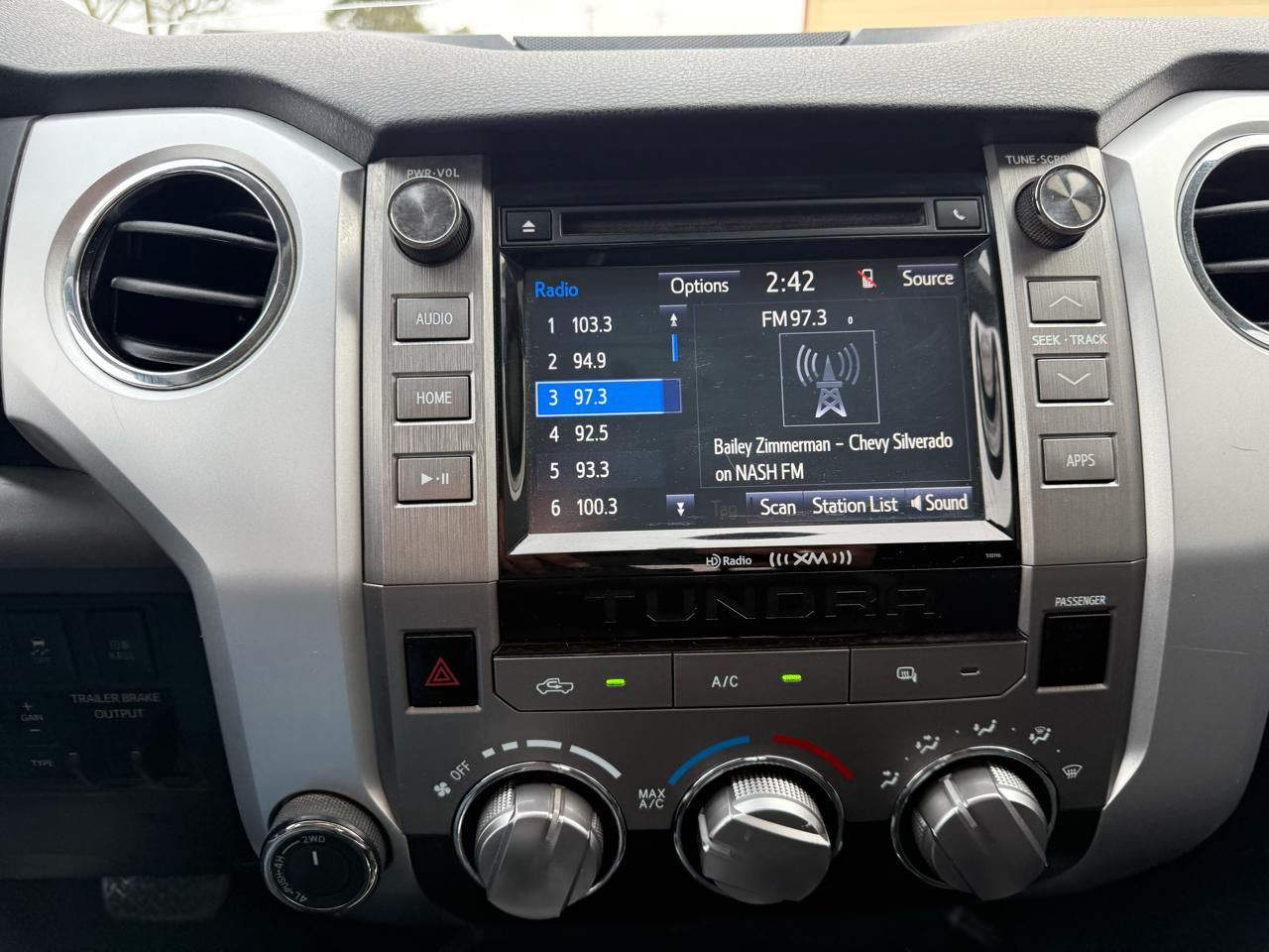 Toyota Tundra SR5 5.7L V8 FFV Double Cab 4WD 2017