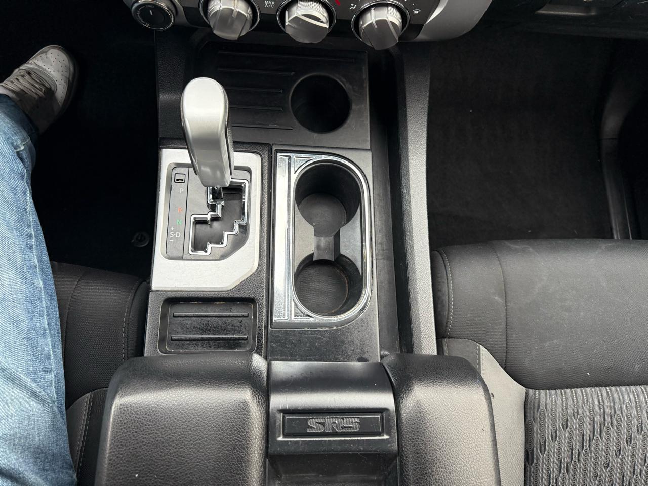 Toyota Tundra SR5 5.7L V8 FFV Double Cab 4WD 2017