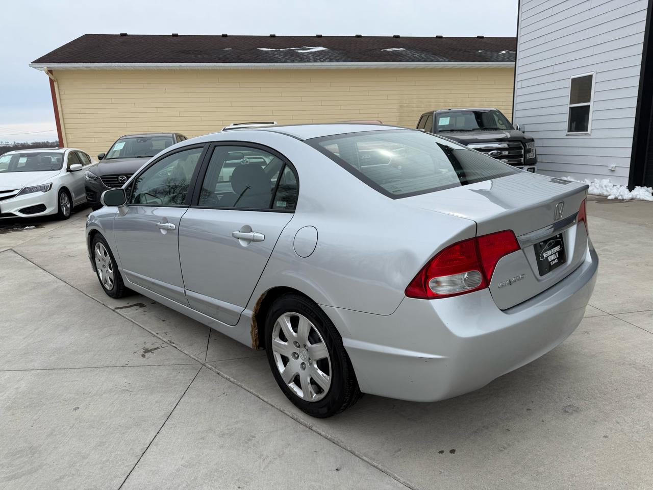 Honda Civic LX Sedan 5-Speed MT 2009