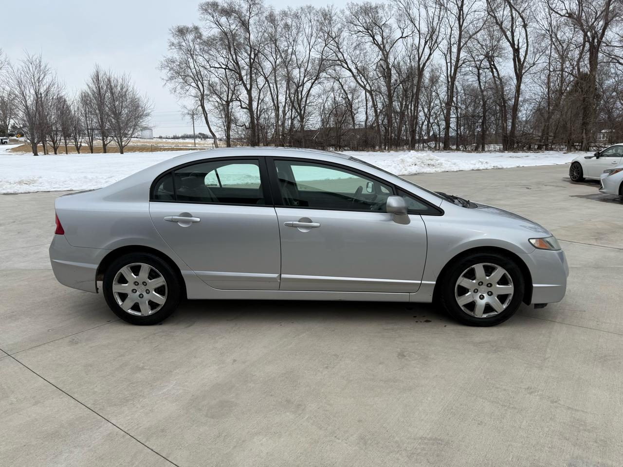 Honda Civic LX Sedan 5-Speed MT 2009