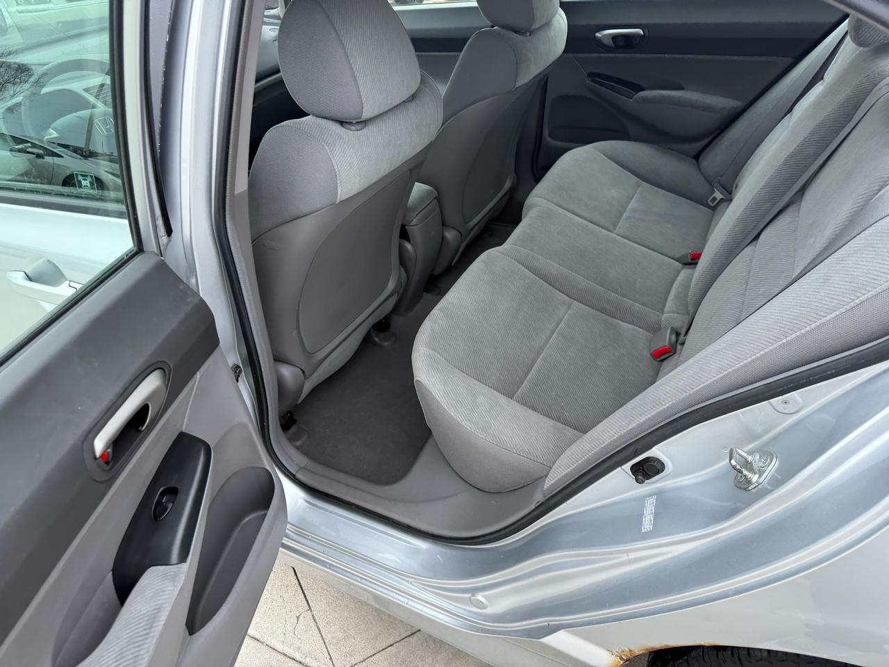 Honda Civic LX Sedan 5-Speed MT 2009