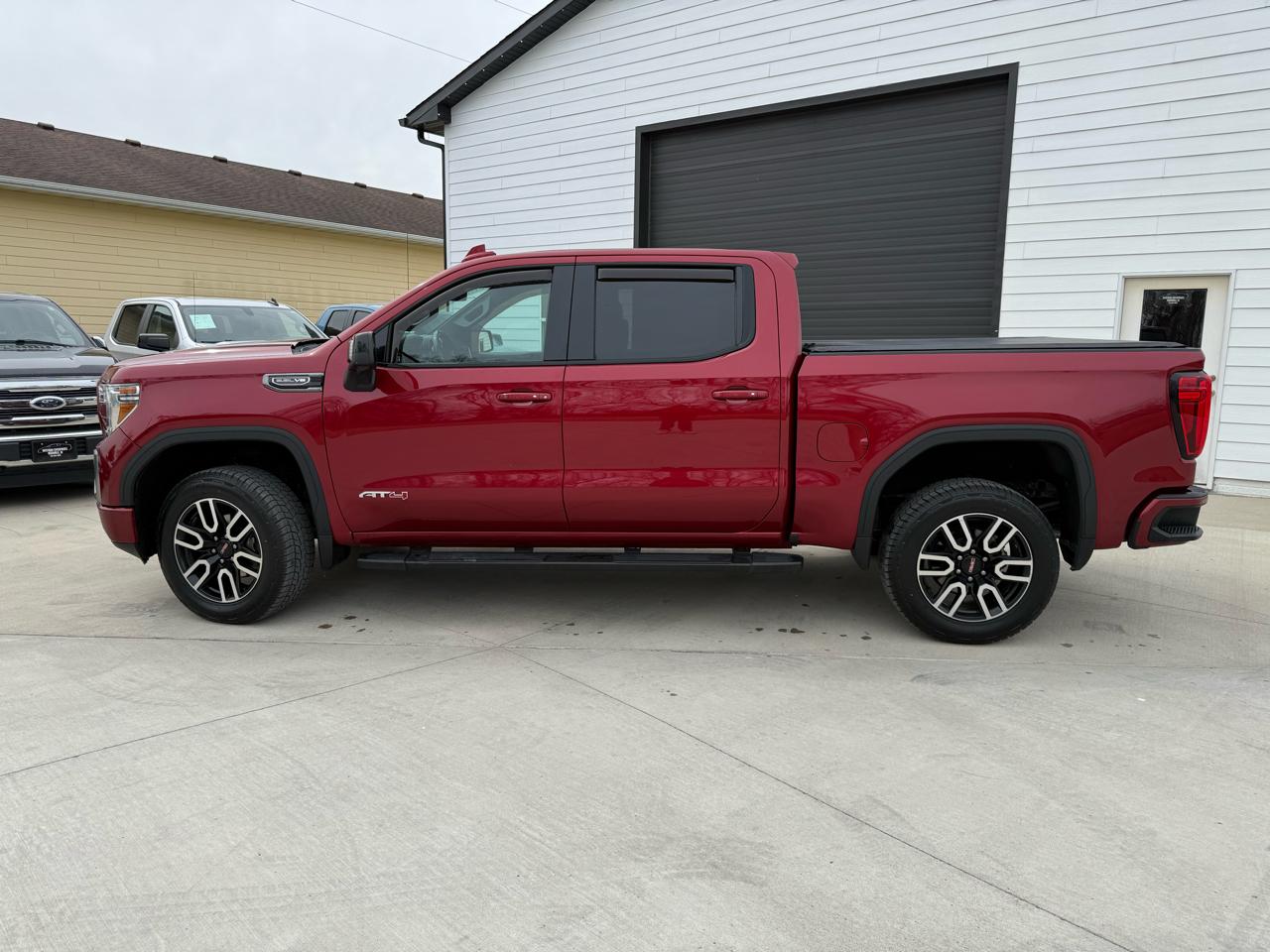 GMC Sierra 1500 AT4 Crew Cab 4WD 2019