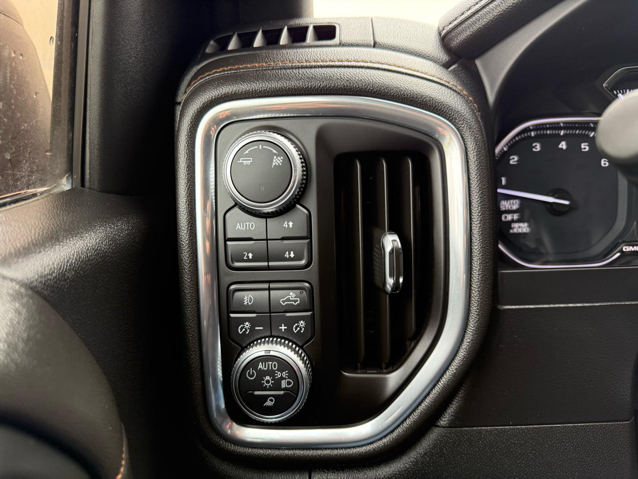 GMC Sierra 1500 AT4 Crew Cab 4WD 2019