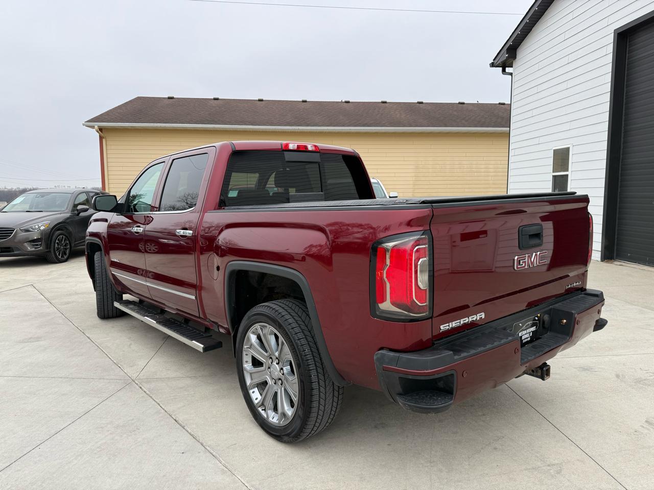 GMC Sierra 1500 Denali Crew Cab Long Box 4WD 2017
