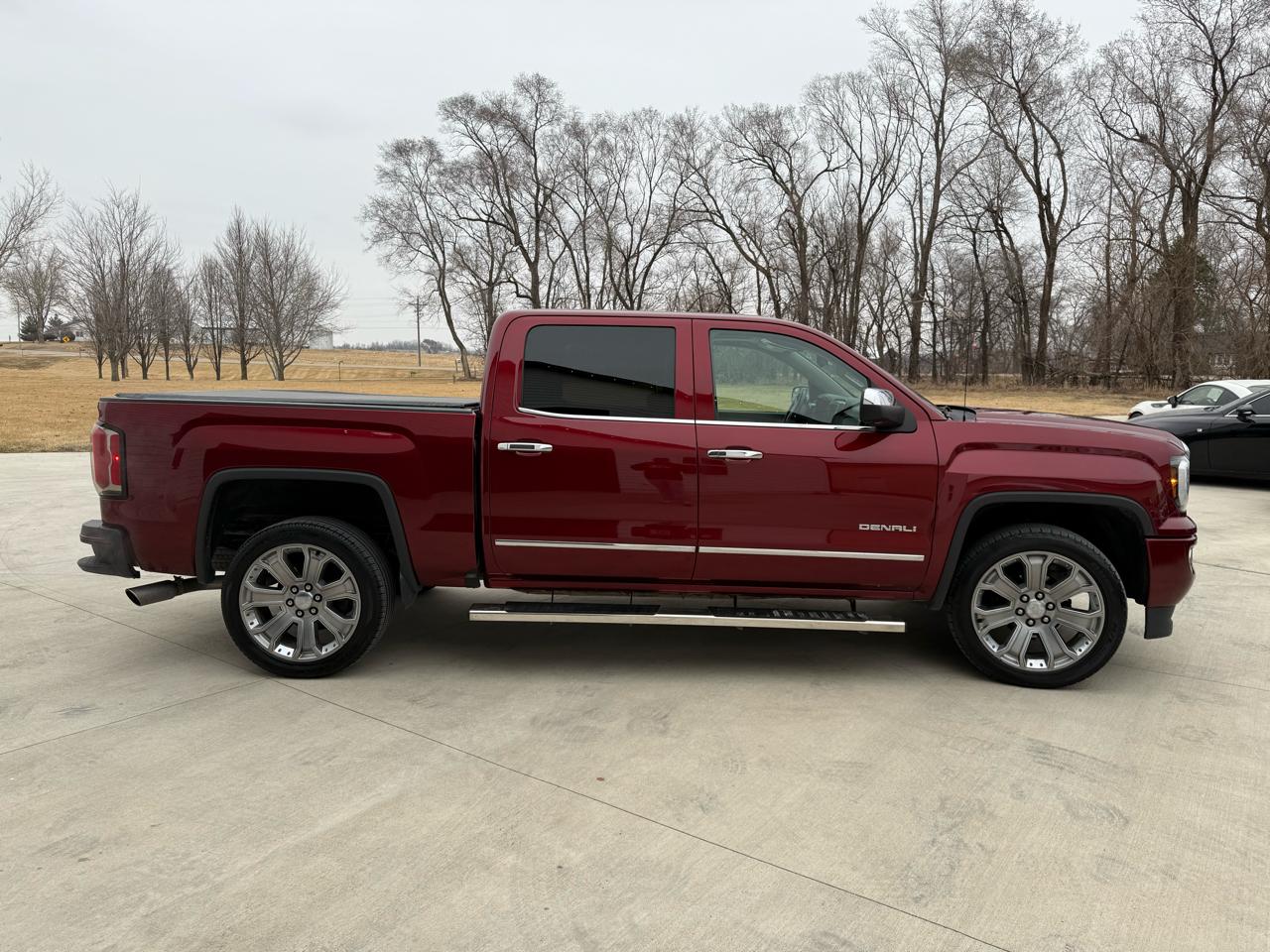 GMC Sierra 1500 Denali Crew Cab Long Box 4WD 2017