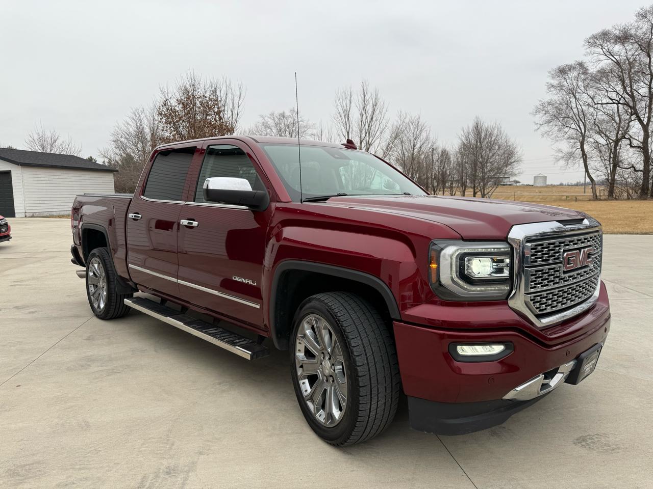GMC Sierra 1500 Denali Crew Cab Long Box 4WD 2017