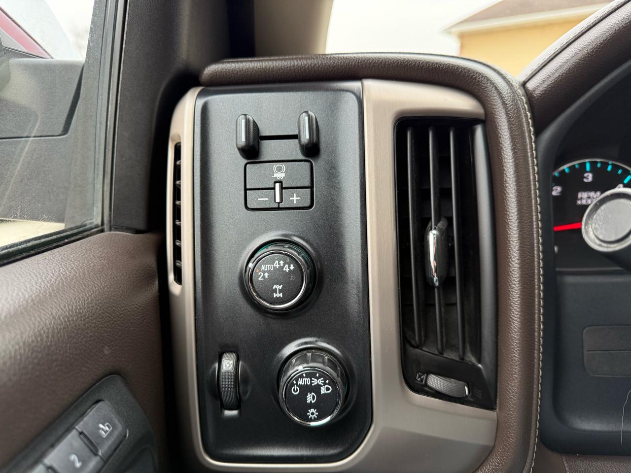 GMC Sierra 1500 Denali Crew Cab Long Box 4WD 2017