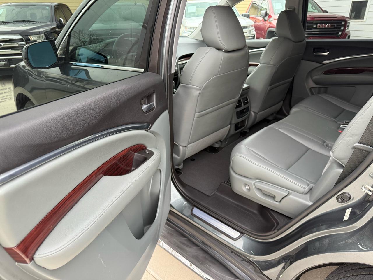 Acura MDX SH-AWD 6-Spd AT w/Tech Package 2015