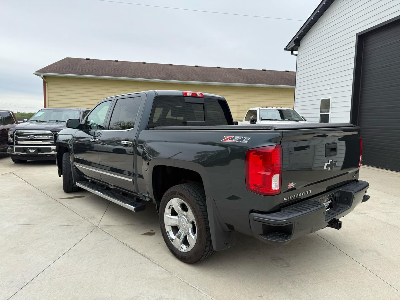 Chevrolet Silverado 1500 LTZ Z71 Crew Cab 4WD 2017