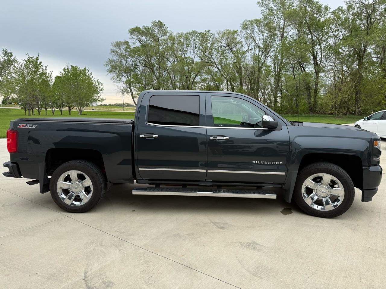 Chevrolet Silverado 1500 LTZ Z71 Crew Cab 4WD 2017