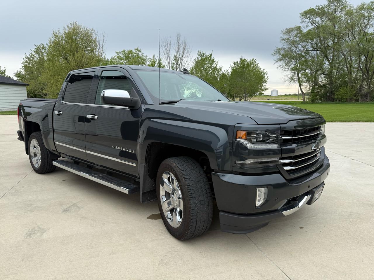 Chevrolet Silverado 1500 LTZ Z71 Crew Cab 4WD 2017