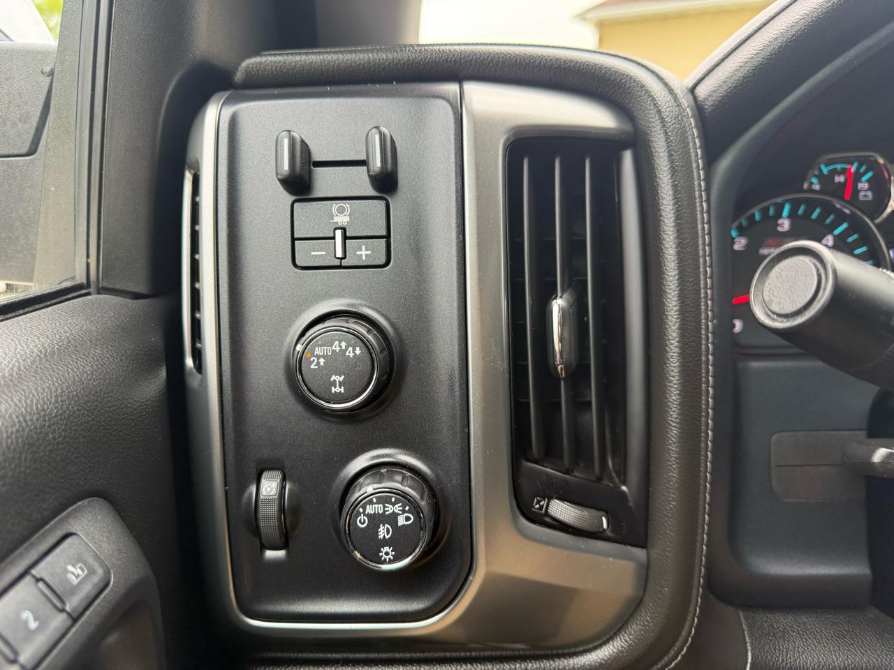 Chevrolet Silverado 1500 LTZ Z71 Crew Cab 4WD 2017