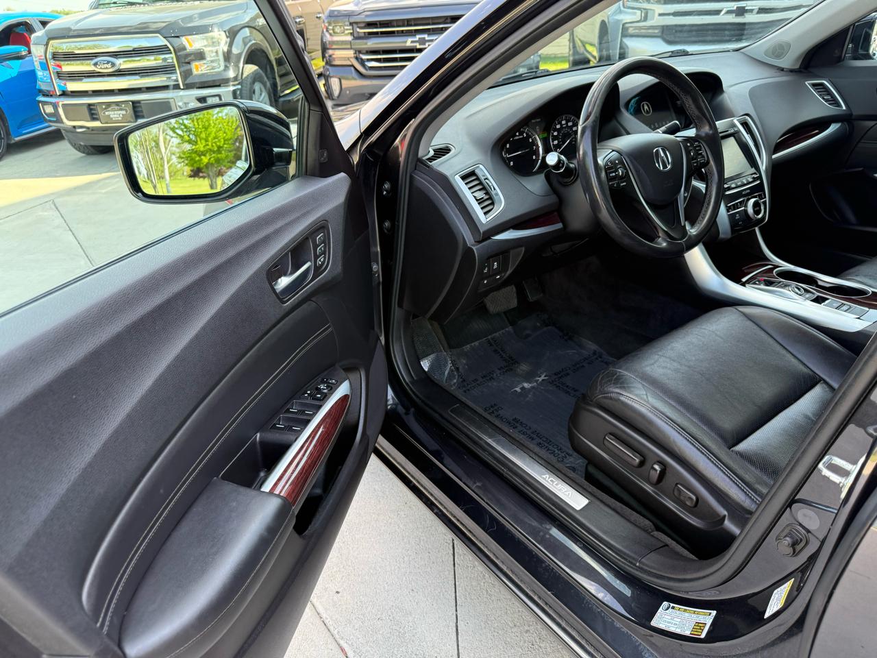 Acura TLX 9-Spd AT w/Technology Package 2015